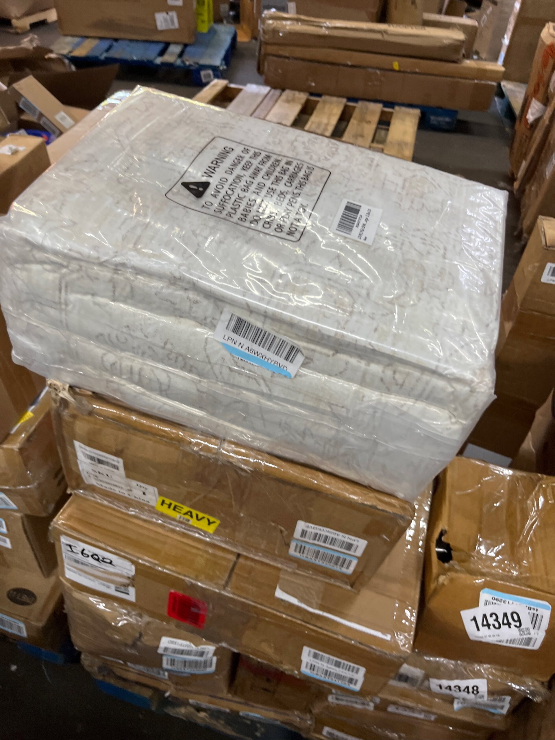 AUCT 14350 - $57 LIVELYGLOW 8x10 Washable Area Rug for Living Room Bedroo - Image 5