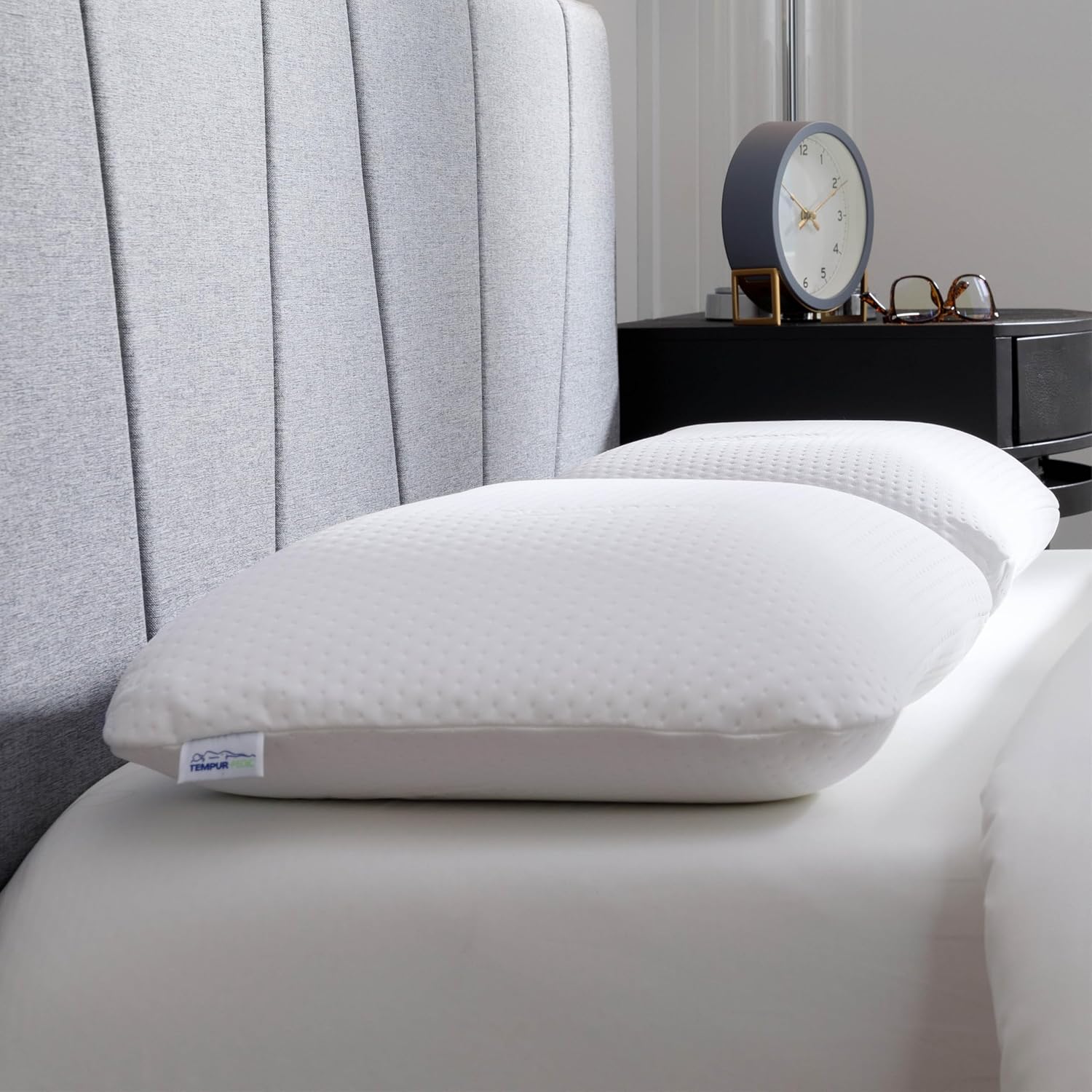 AUCT 12694 - $123 Tempur-Pedic Memory Foam Symphony Pillow Luxury Soft Fe