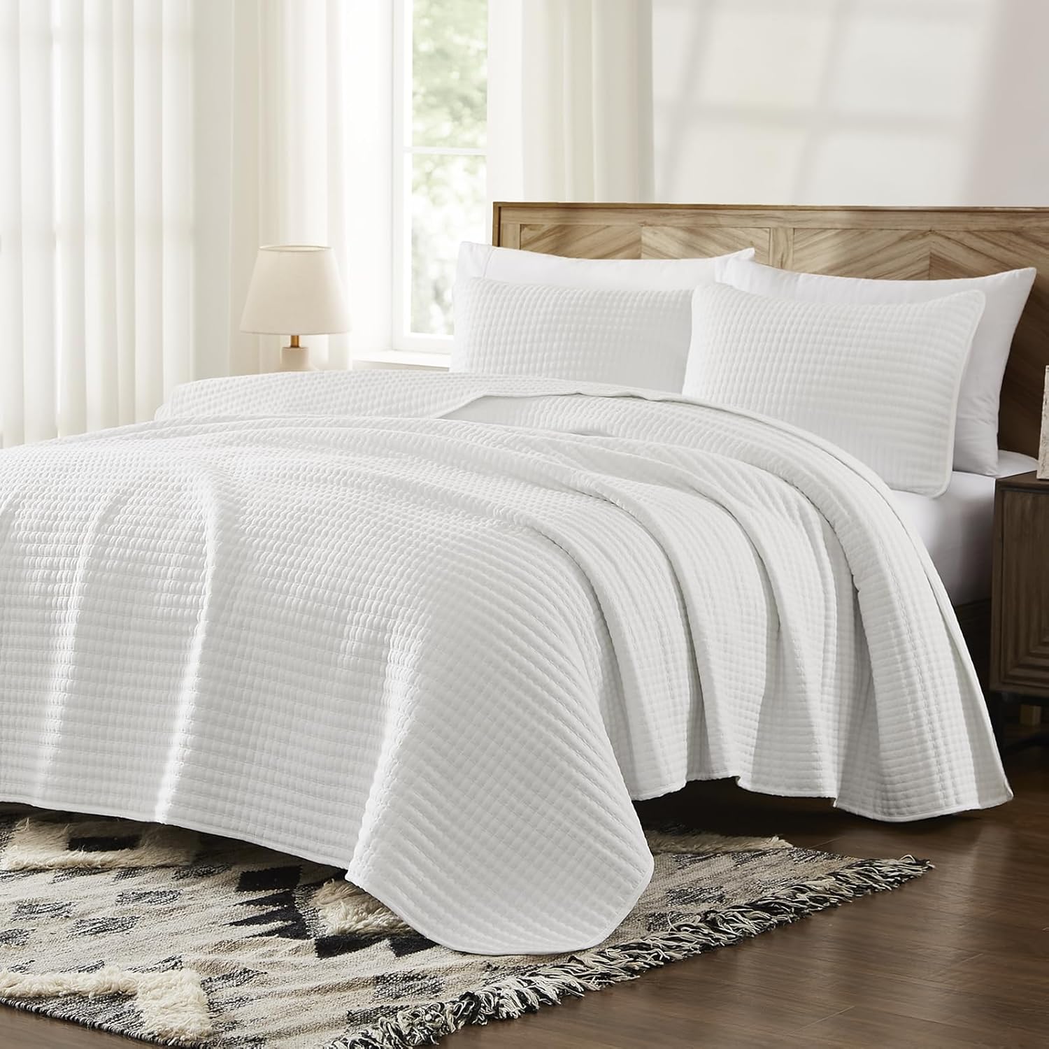 AUCT 12447 - WRENSONGE White Quilt Set Queen Size-3 Pieces Lightweight Be - Image 3