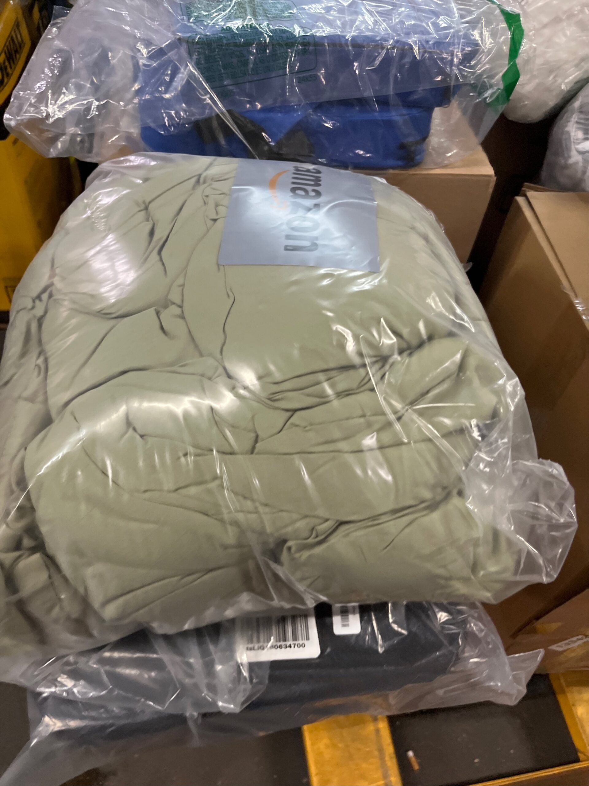 AUCT 13347 - WRENSONGE Queen Comforter Set - 7 Pieces Sage Green Soft Bed - Image 5