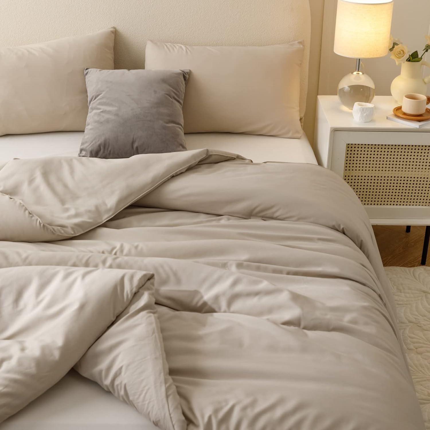AUCT 13350 - $85 ROSGONIA Oversized King Comforter 128x120, 3pcs Super Ki - Image 4