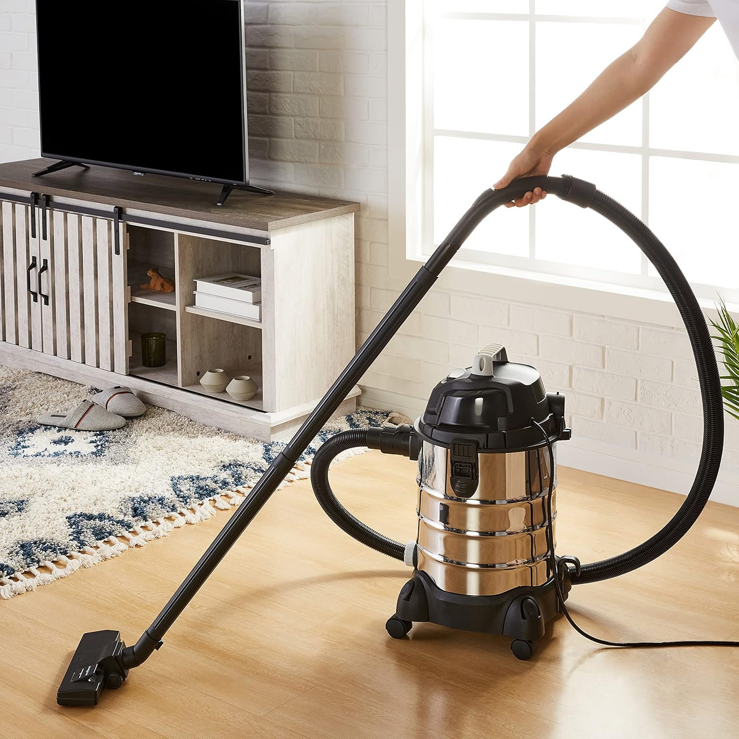 AUCT 13241 - $65 Amazon Basics Wet Dry Shop Vacuum Cleaner, 6 Gallon, 3.5 - Image 2