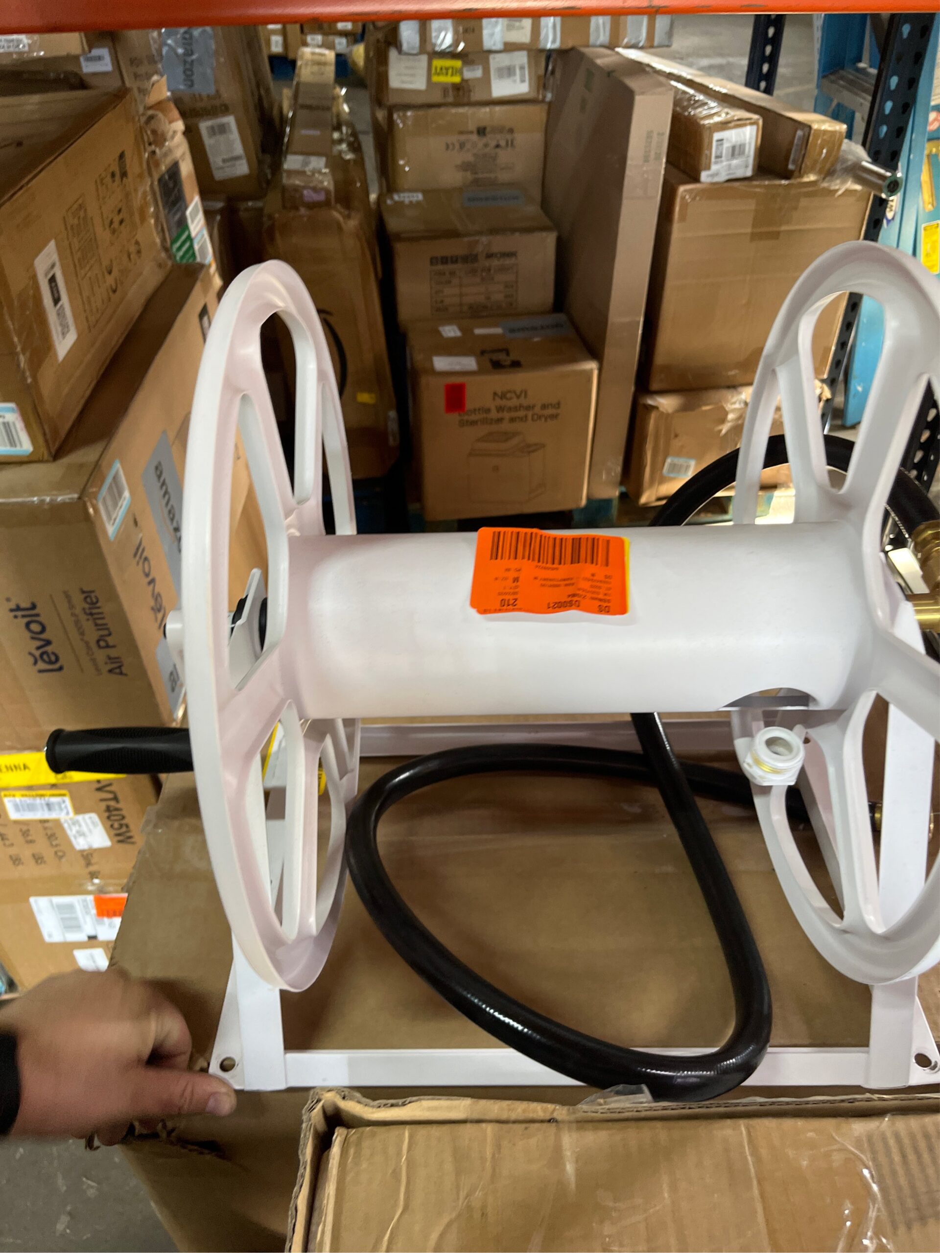 AUCT 14444 - $119 Dual Mount Hose Reel - Image 5