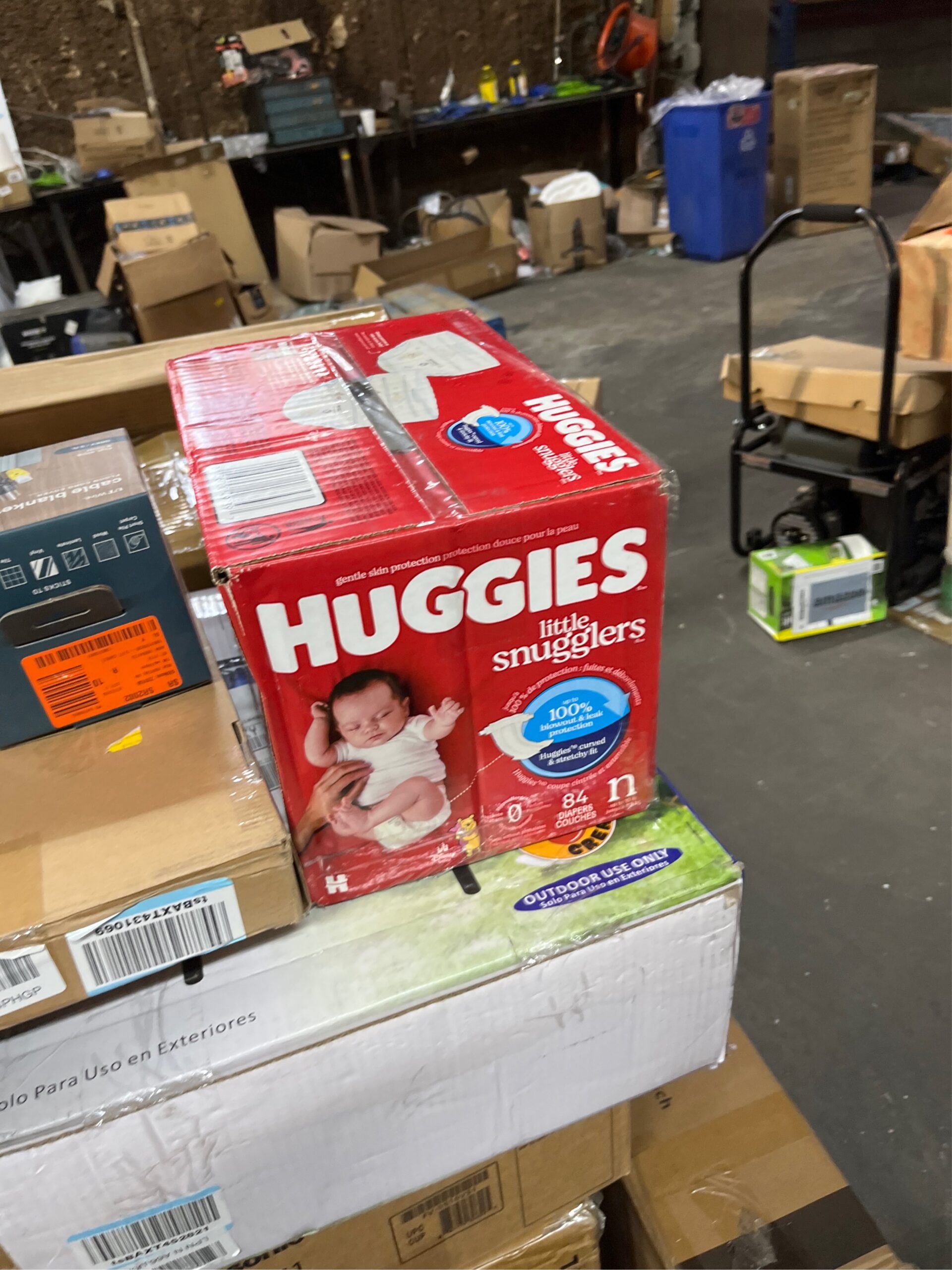 AUCT 17256 - Huggies Little Snugglers Newborn Diapers, 84 Count - Image 5