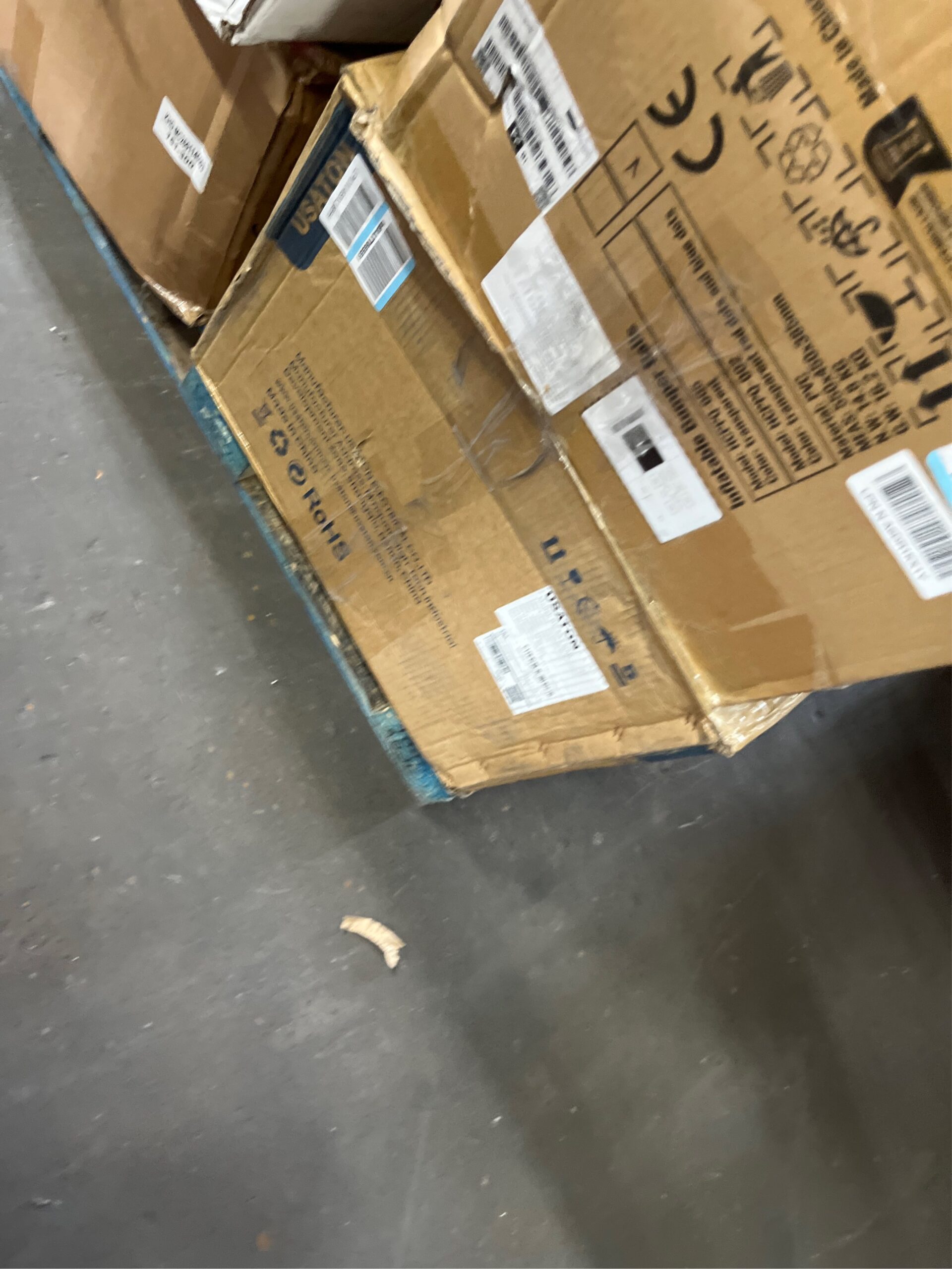 AUCT 14426 - $219 2.5 Gallon Hot Water Heater Electric - Compact Under Si - Image 5