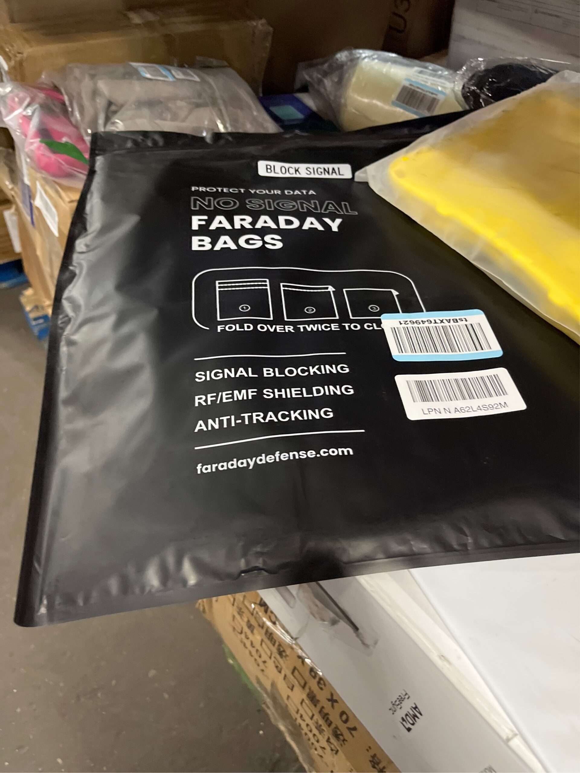 AUCT 18399 - $110 Faraday Bag Jacket Pro for XL Laptops | Magnetic Closure, Shielding - Law Enforcement - Image 5