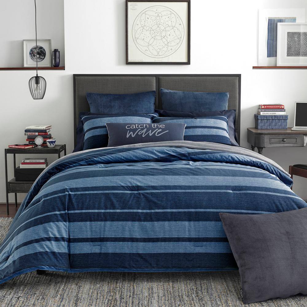 AUCT 17713 - $75 Long point 2-Piece Navy Blue Striped Cotton Twin/Twin X L Comforter Set - Image 2