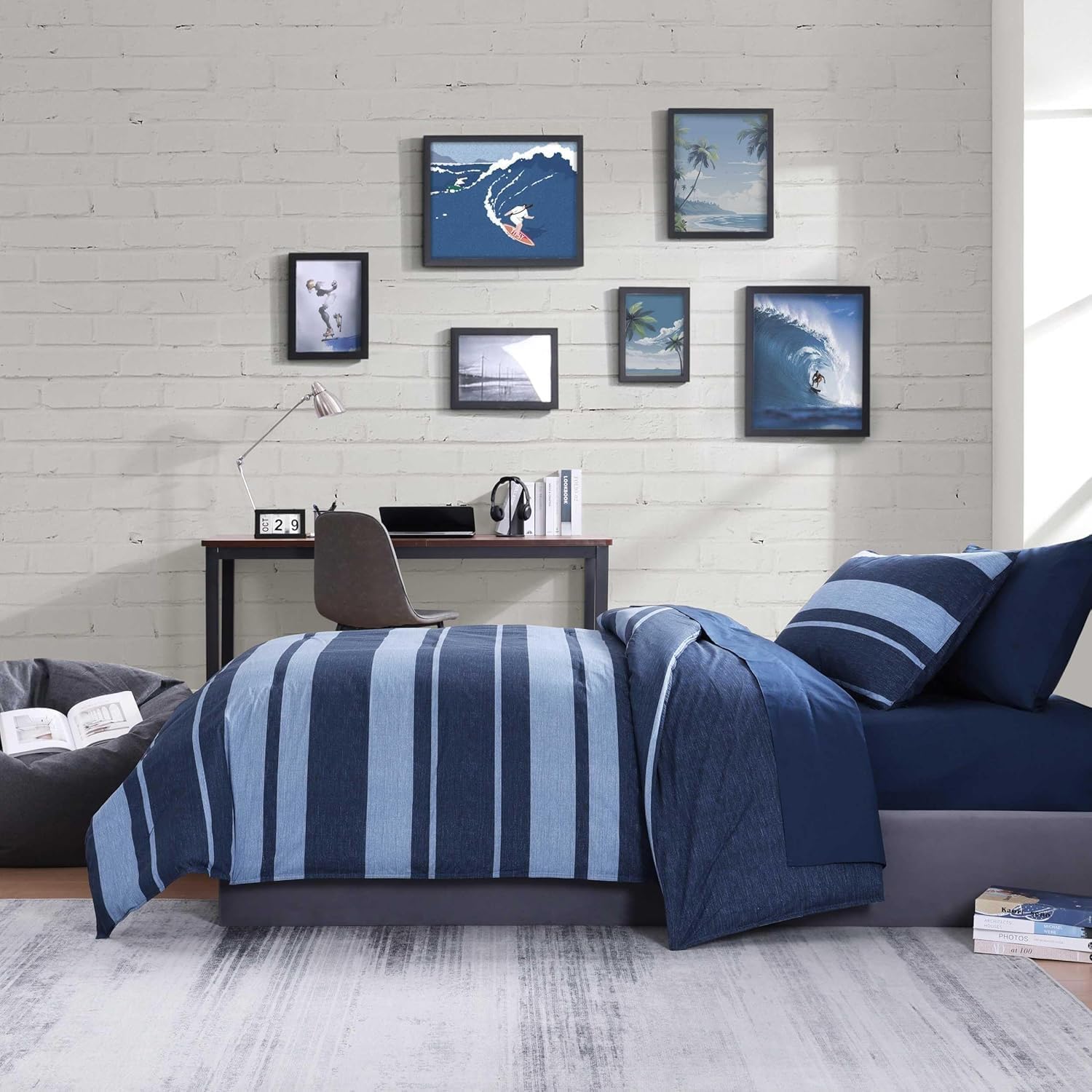 AUCT 17728 - $65 Nautica - Twin/Twin XL Comforter Set, Reversible Cotton Bedding with Matching Sham, Me - Image 4