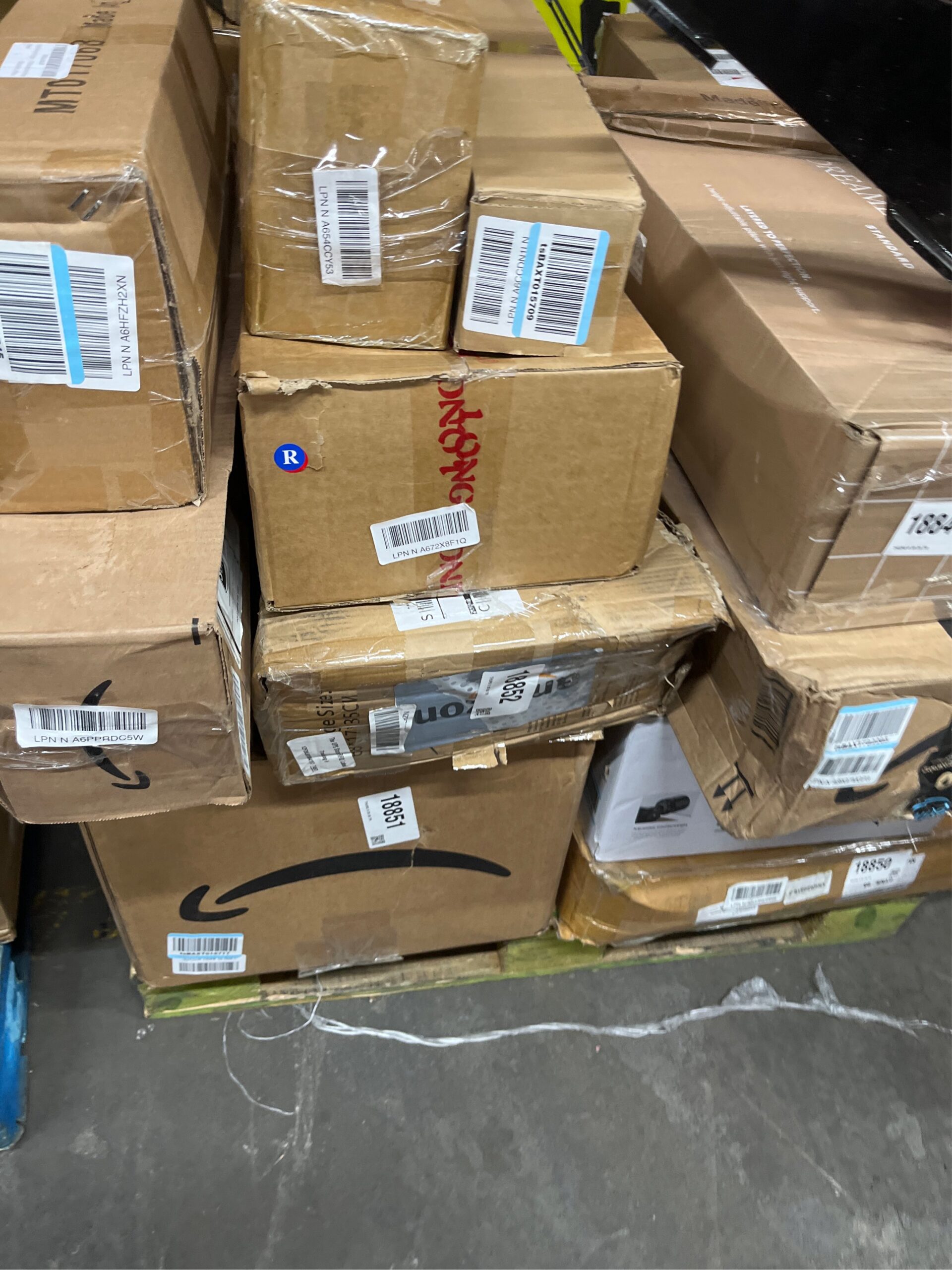 AUCT 18855 - $101 Passenger Right Side Door Mirror Power Heated Manual Folding Textured Back Cover for - Image 5