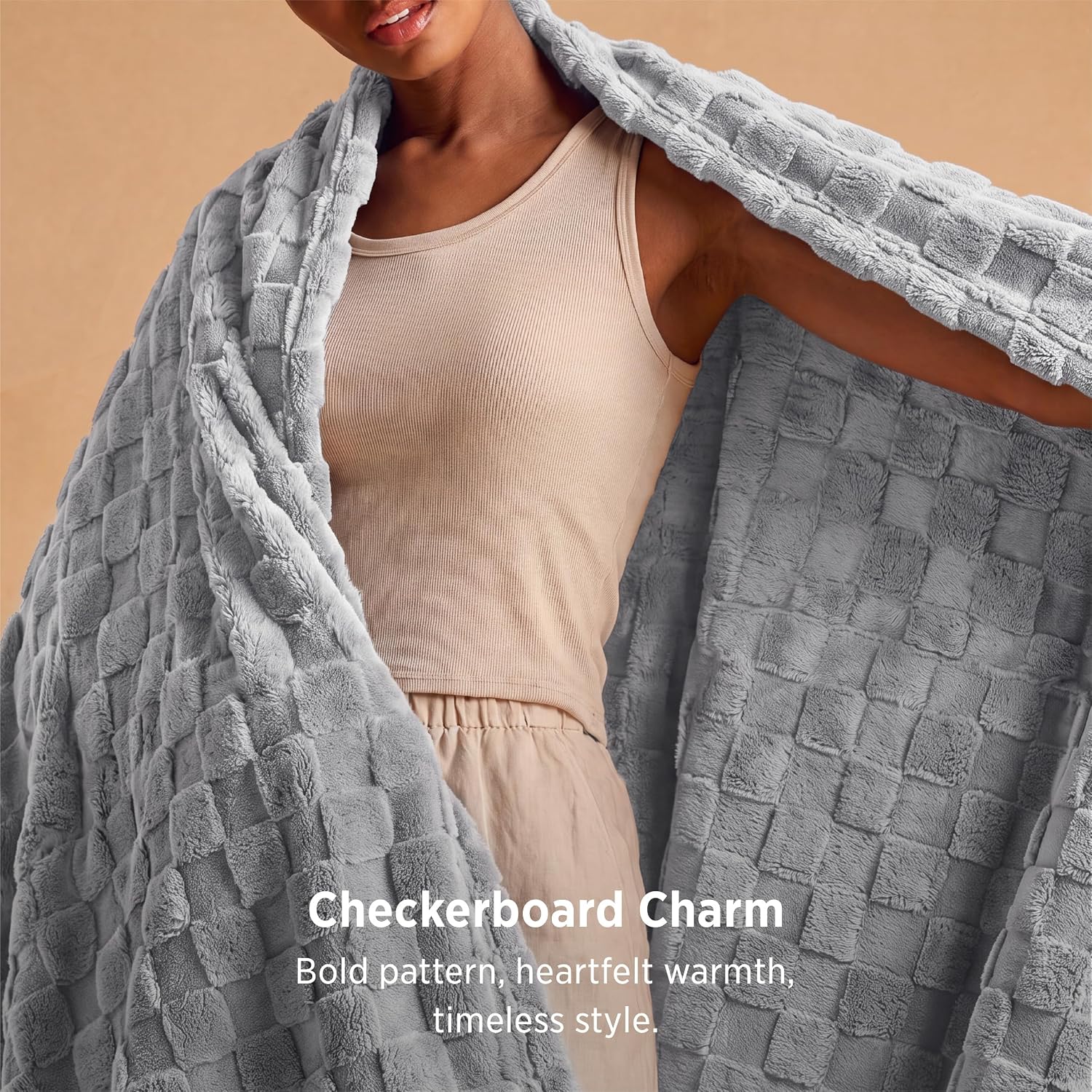 AUCT 21641 - Bedsure Checkered Fleece Throw Blankets for Bed/Couch, Grey,50" 70" - Image 3