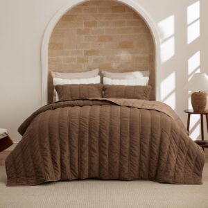 AUCT 20313 - $56 Bedsure Luxury Velvet Quilt King Size - Lightweight Velvet Brown Comforter Set, Oversi