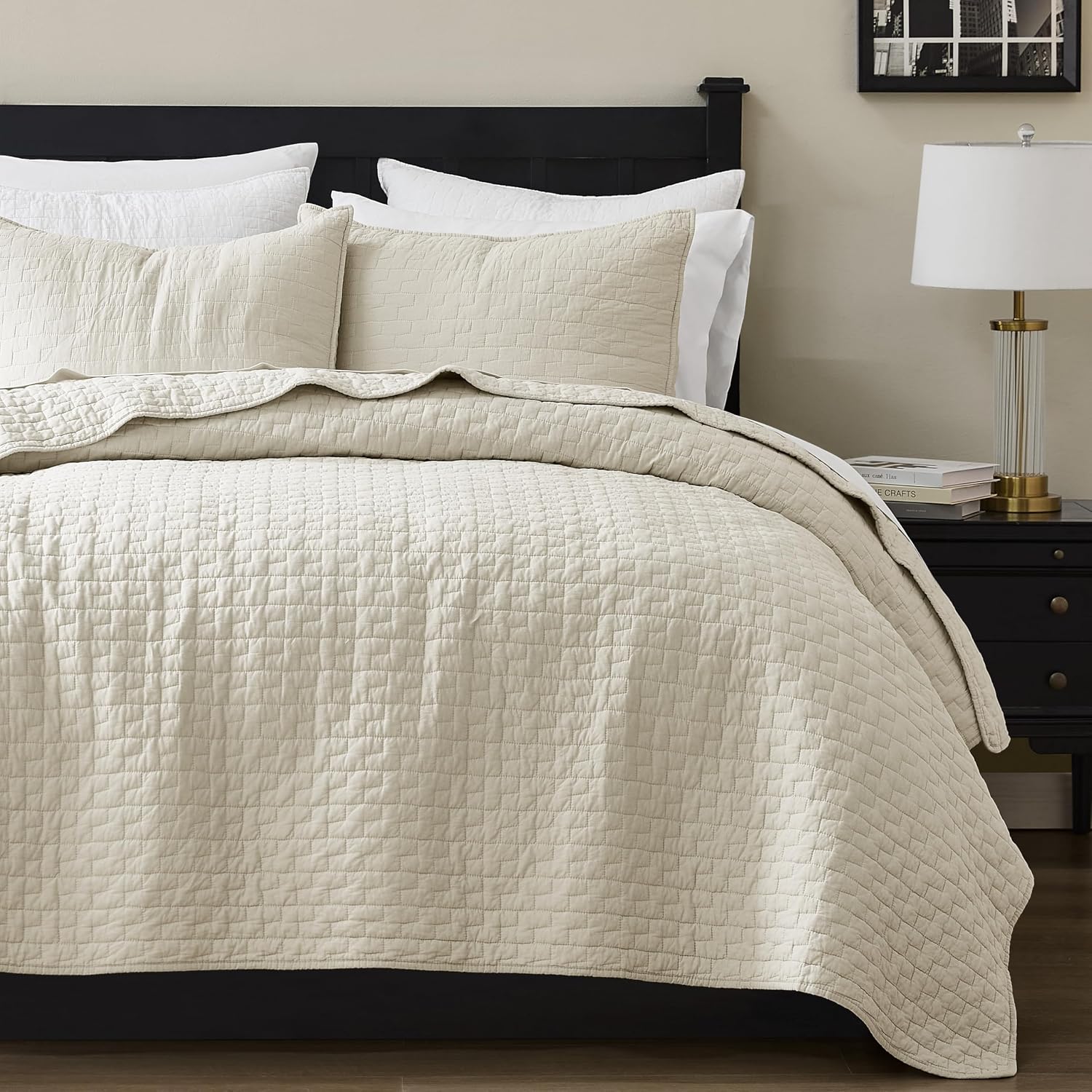 AUCT 20891 - $70 palassio Beige 100% Cotton Quilt Queen Size Bedding Sets with 2 Pillow Shams, Textured
