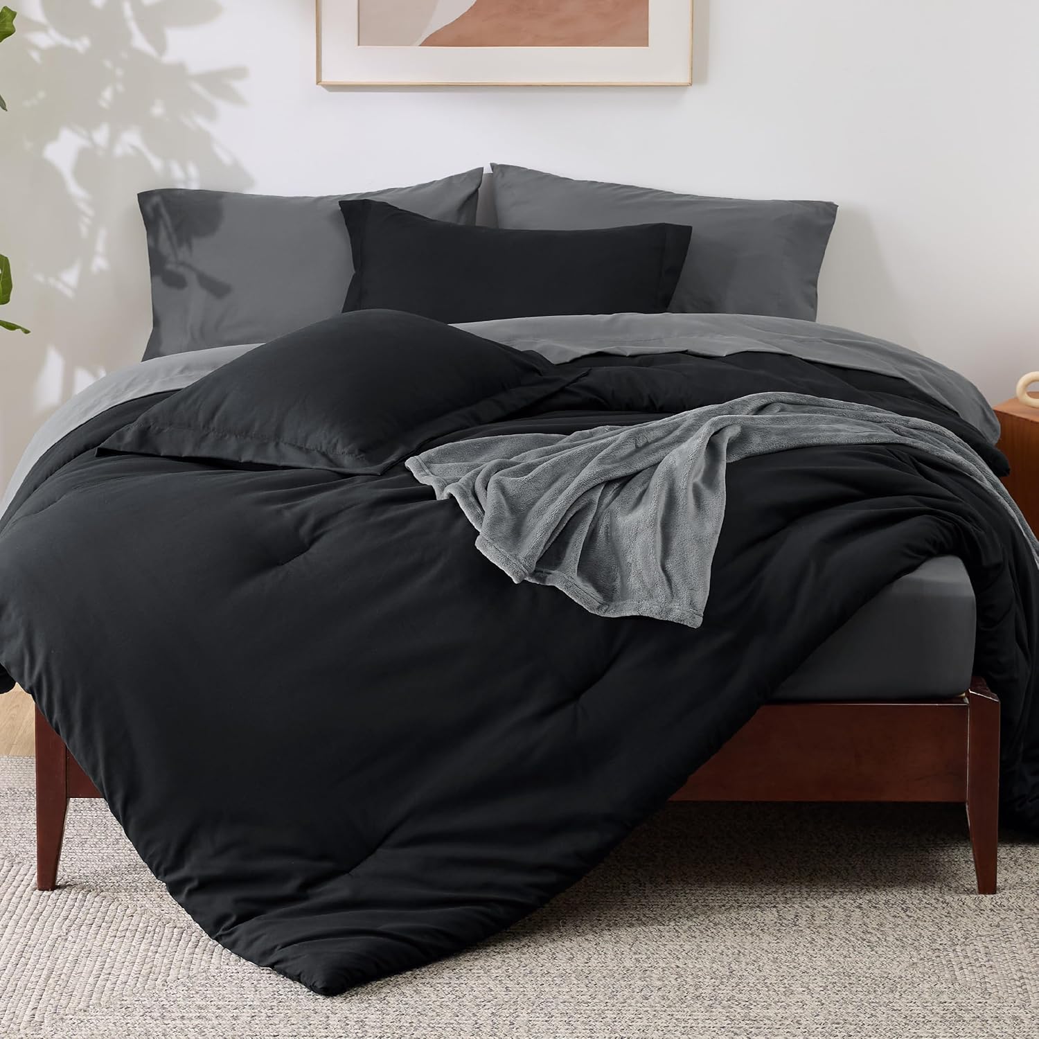 AUCT 21013 - Bedsure Queen Comforter Set Black, 8 Pieces Prewashed Queen Size Bed in a Bag with Soft Fl