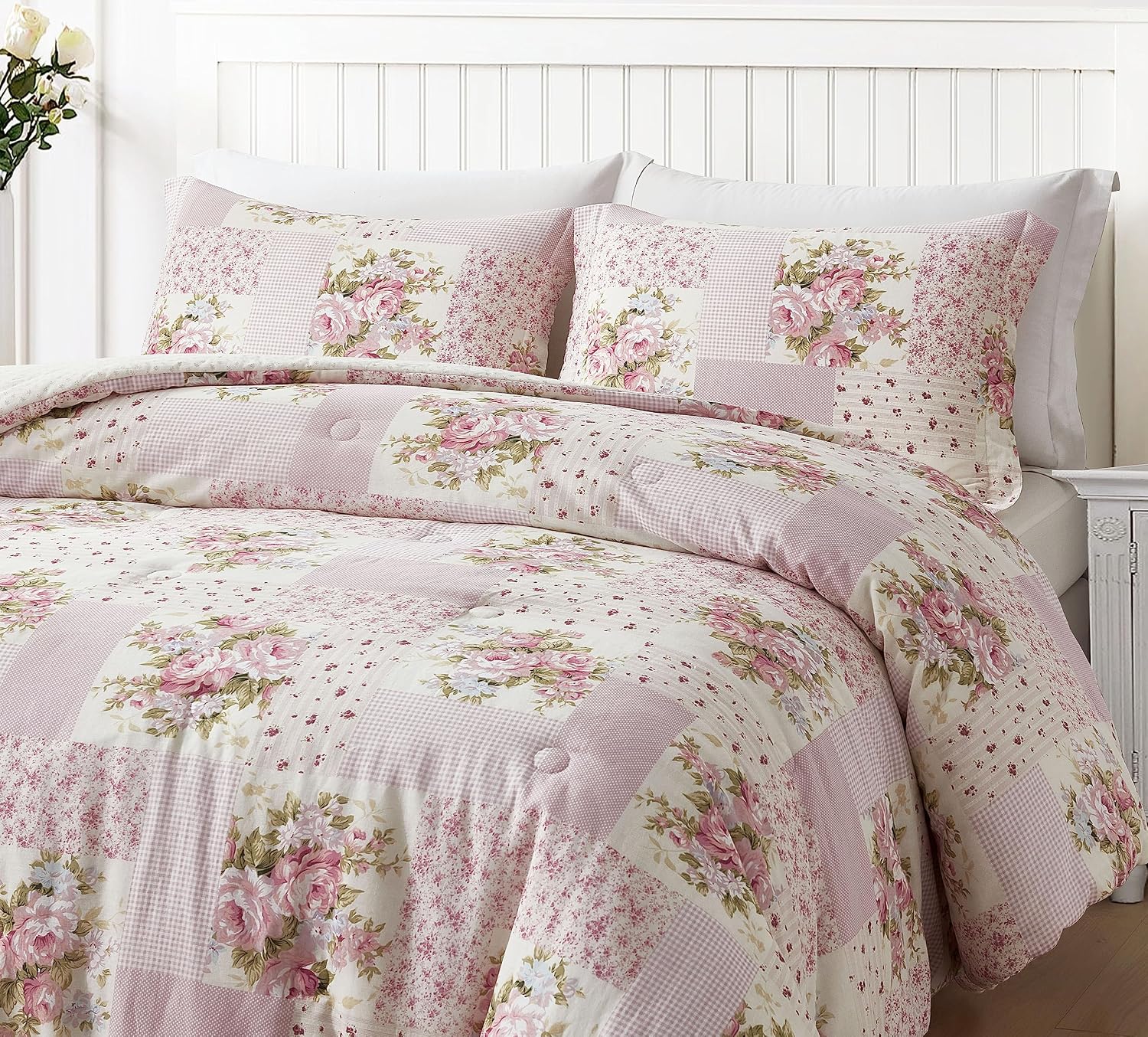 AUCT 21357 - $76 Chezmoi Collection Rosy 3-Piece Full Size Washed Cotton Comforter Set - Floral Bedding - Image 3