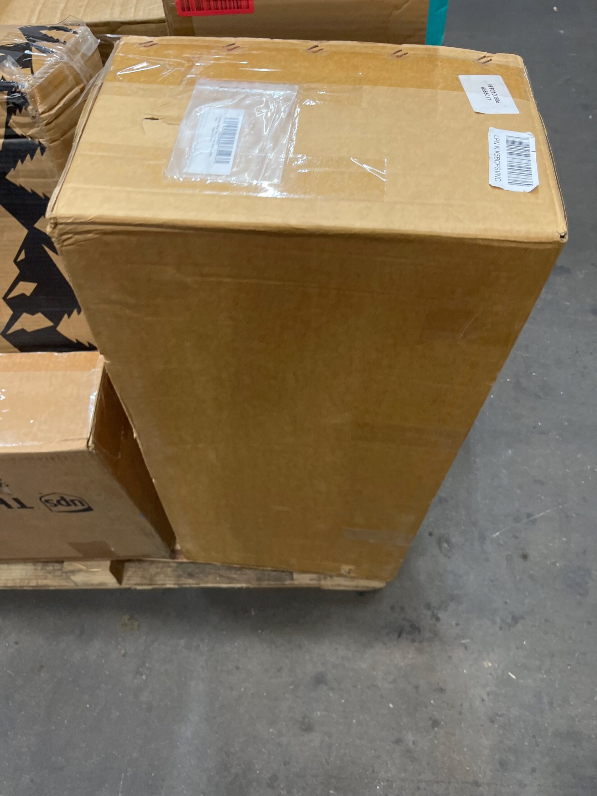 AUCT 22544 - $455 Water Tank Radiator 6686077 6734100 for Bobcat S150 S160 Skid Steer Loader - Image 5