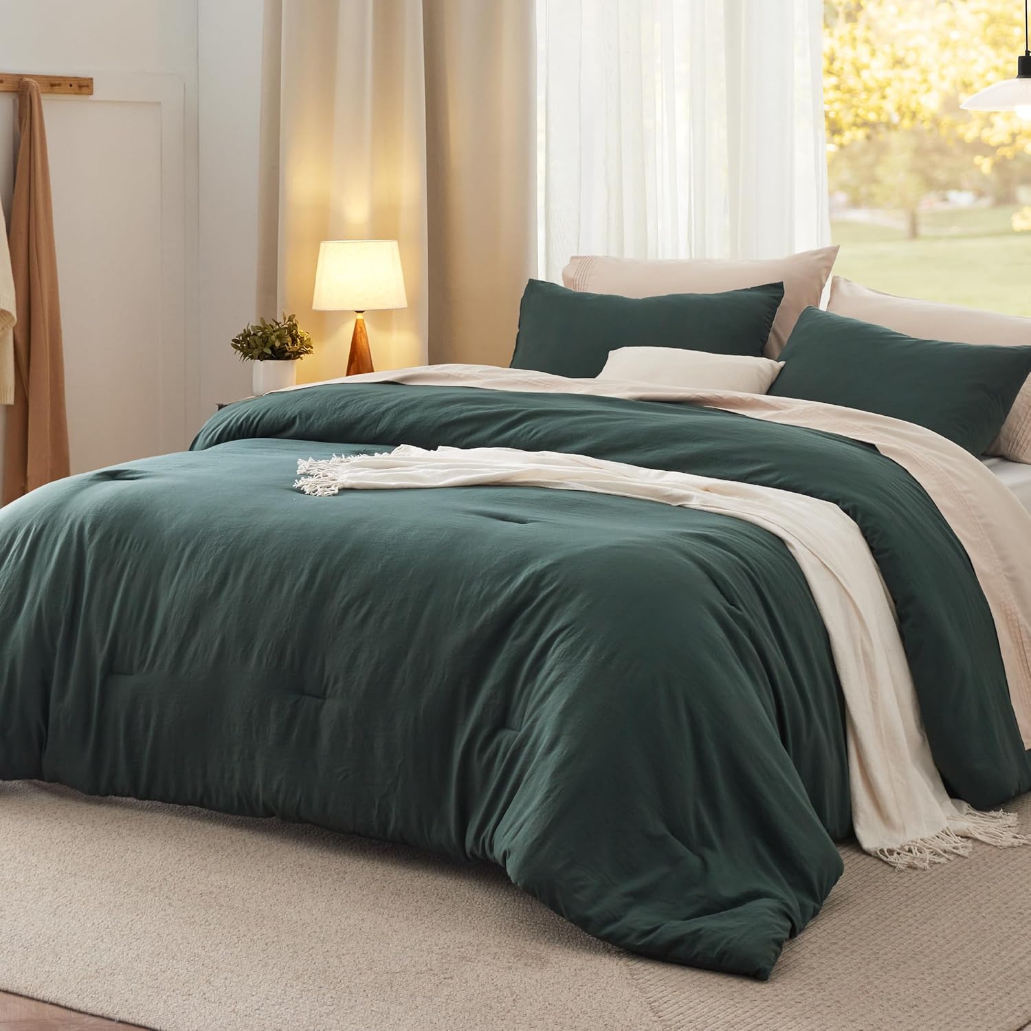 AUCT 20886 - $55 Bedsure King Comforter Set Prewashed Bedding Set 3Pcs Forest Green 104"x90"