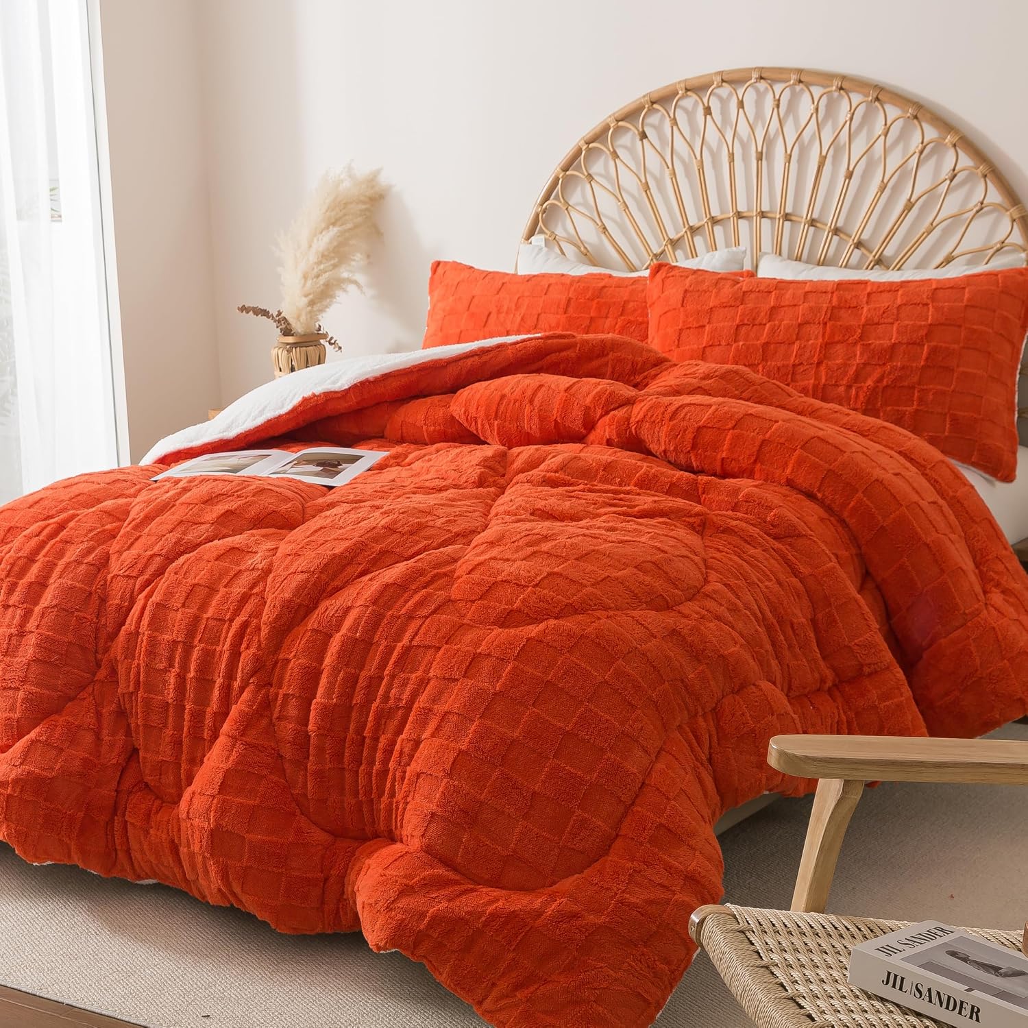 AUCT 20867 - $52 ELNIDO QUEEN Fluffy Comforter Set Queen, Burnt Orange Winter Fleece Comforter Ultra S - Image 2