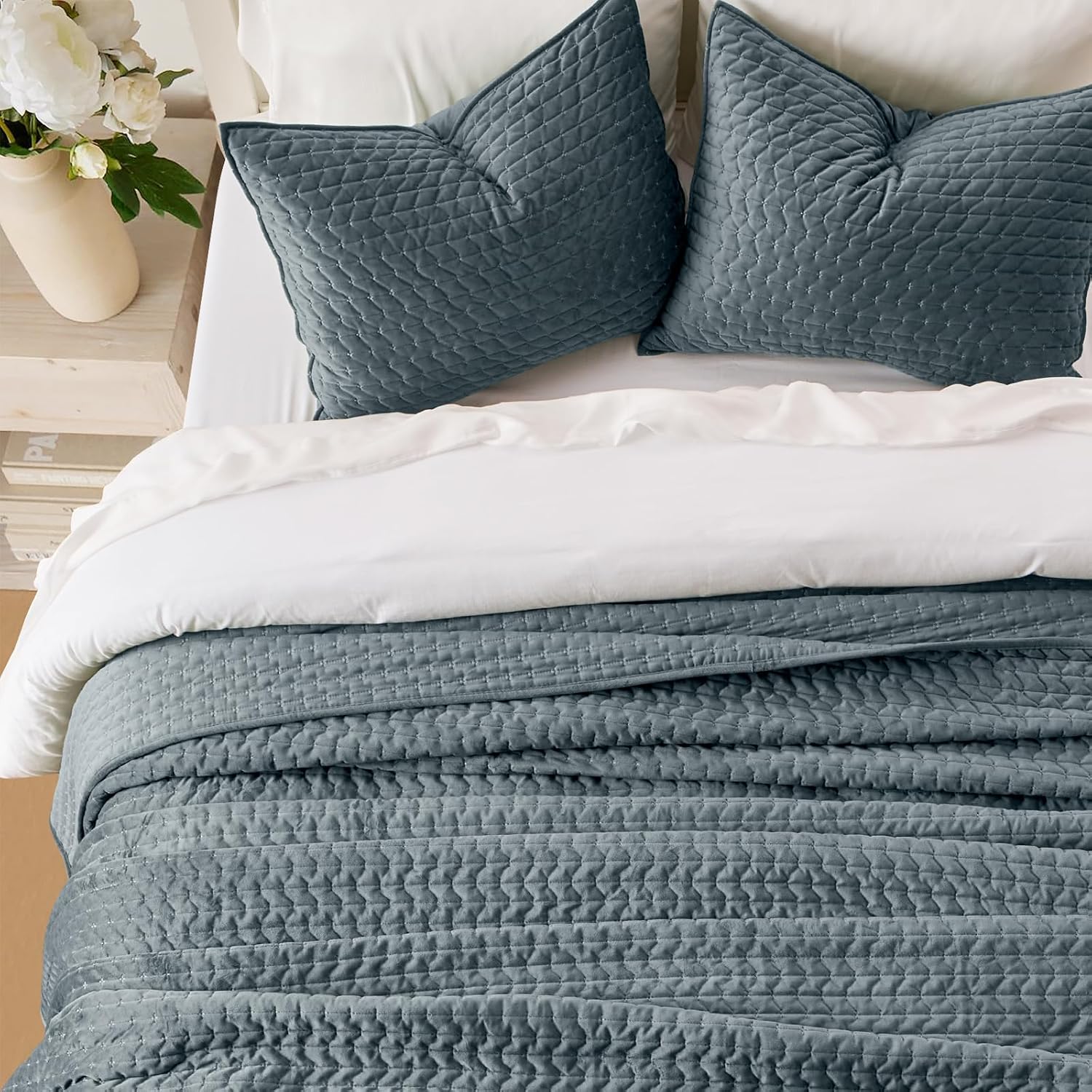 AUCT 20682 - $86 EverGrace Cross-Stitch Velvet Quilt Set, King Size, Stormy Blue - Image 2