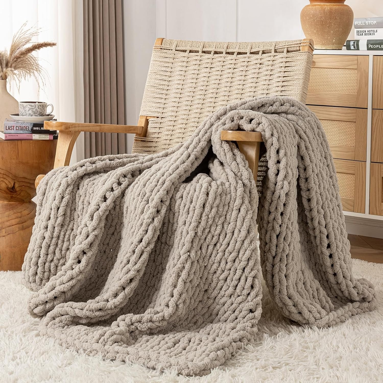 AUCT 21545 - Chunky Knit Blanket Throw, 100% Hand Knit Throw Blanket Handmade Chenille Cable Knit Throw - Image 2