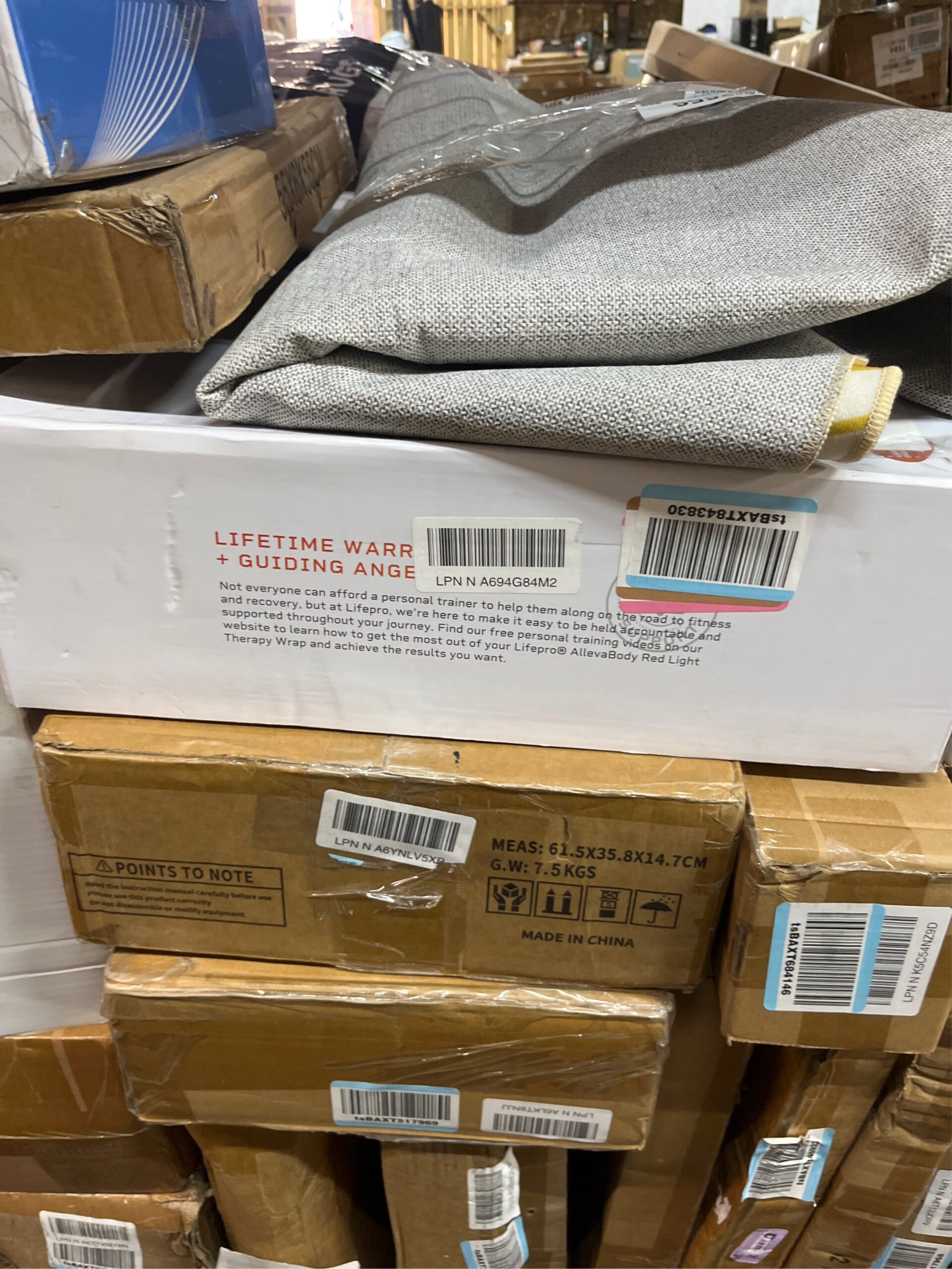 AUCT 22657 - $1400 LifePro Allevabody Red Light Therapy Wrap - 660nm & 850nm Therapy Mat - Image 5