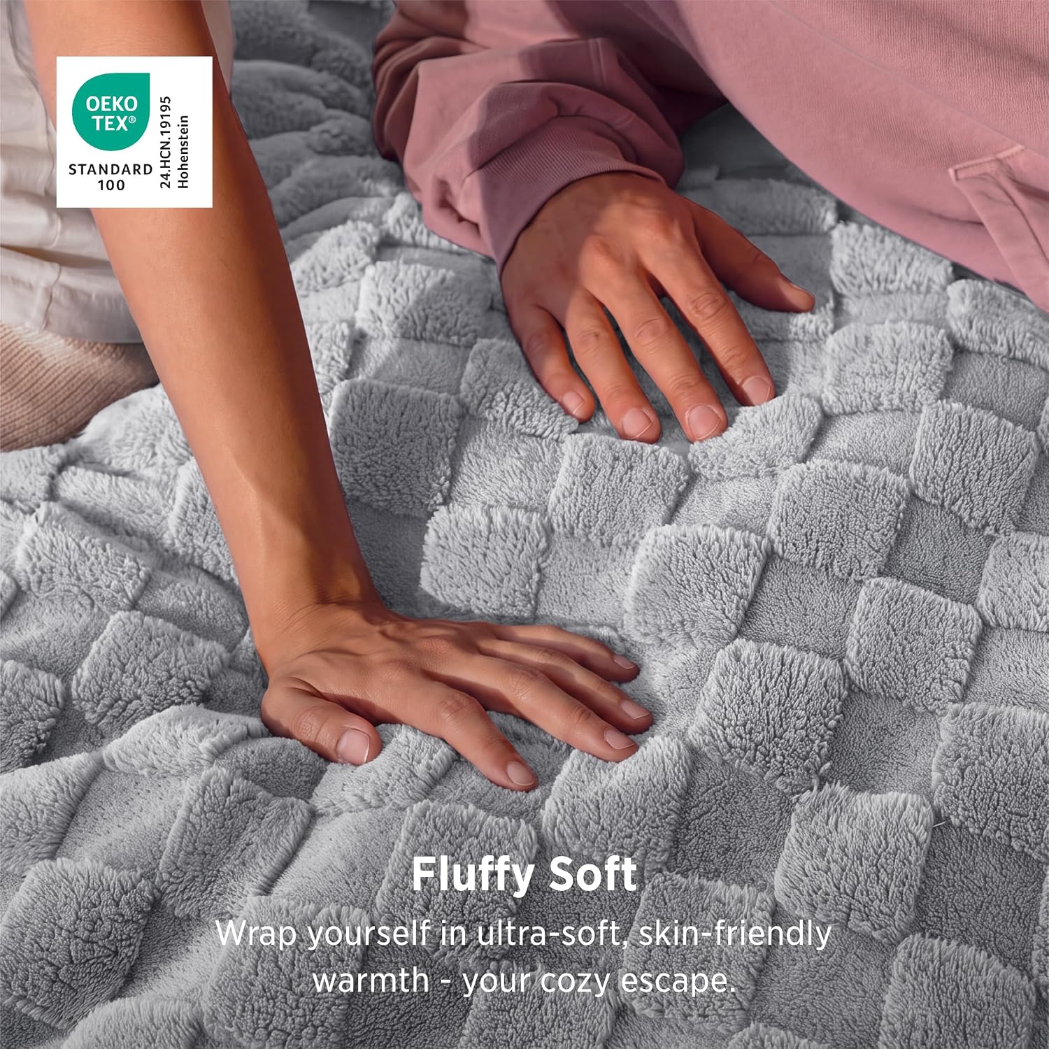 AUCT 21641 - Bedsure Checkered Fleece Throw Blankets for Bed/Couch, Grey,50" 70" - Image 2
