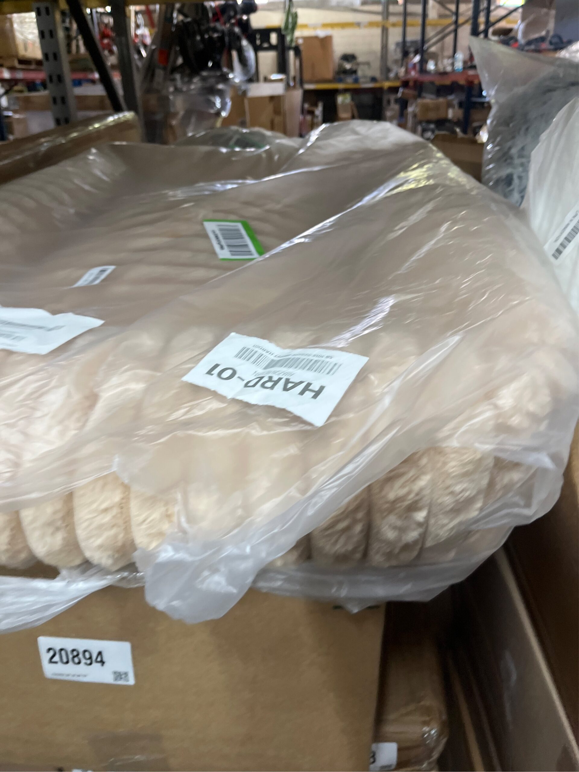 AUCT 20895 - $68 Bedsure ComfyFleece Dog Beds Large Sized Dog Washable 36in Sandy Beige - Image 5