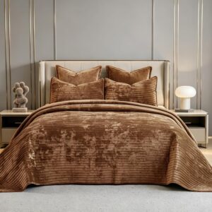 AUCT 20960 - $124 Oversized King Bedspread 120x120 Striped Soft Velvet Quilt Set