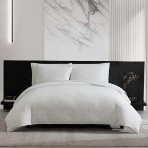 AUCT 22603 - $136 Vera Wang - King Comforter Set with Matching Shams