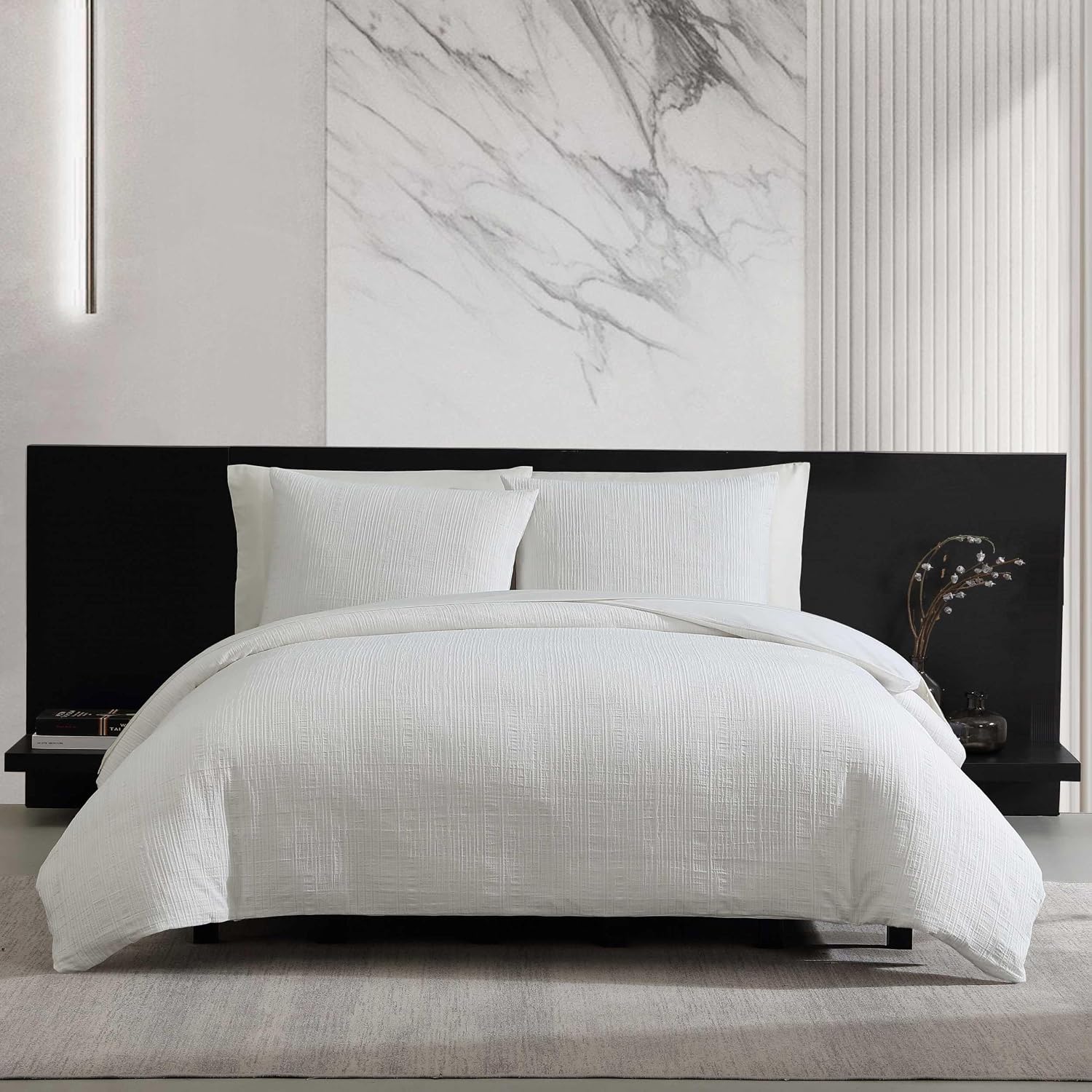 AUCT 22603 - $136 Vera Wang - King Comforter Set with Matching Shams