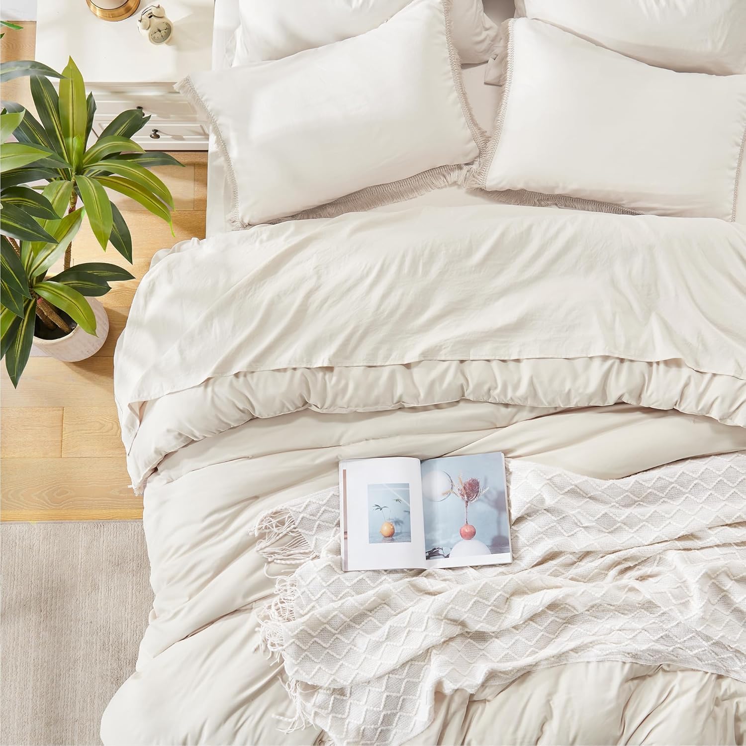 AUCT 20918 - $61 Andency Oversized King Comforter Set, 7 Pieces Beige Bedding - Image 3
