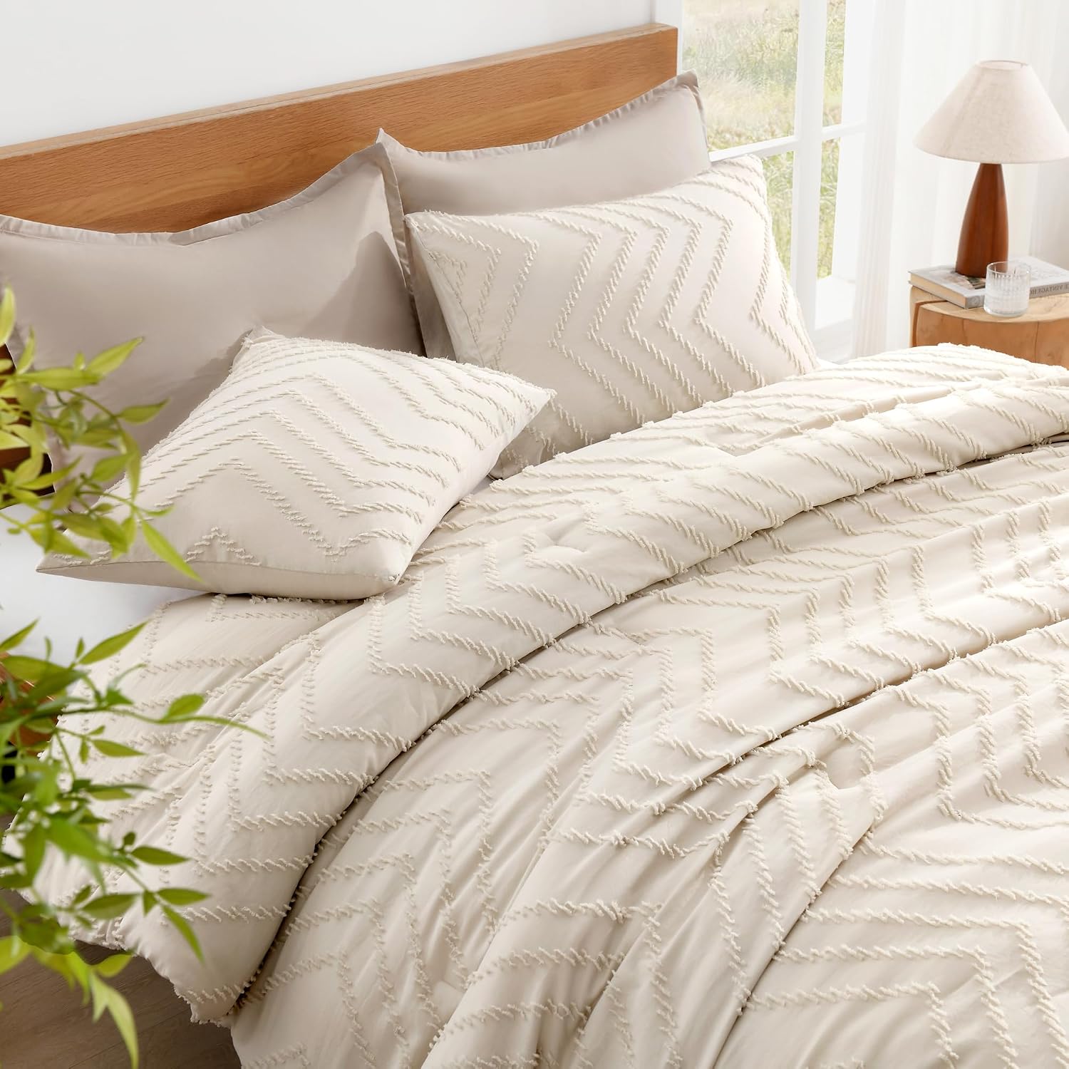AUCT 23078 - $78 Litanika Oversized King Comforter Set Beige, 3 Pcs Boho Tufted Bedding Set - Image 3