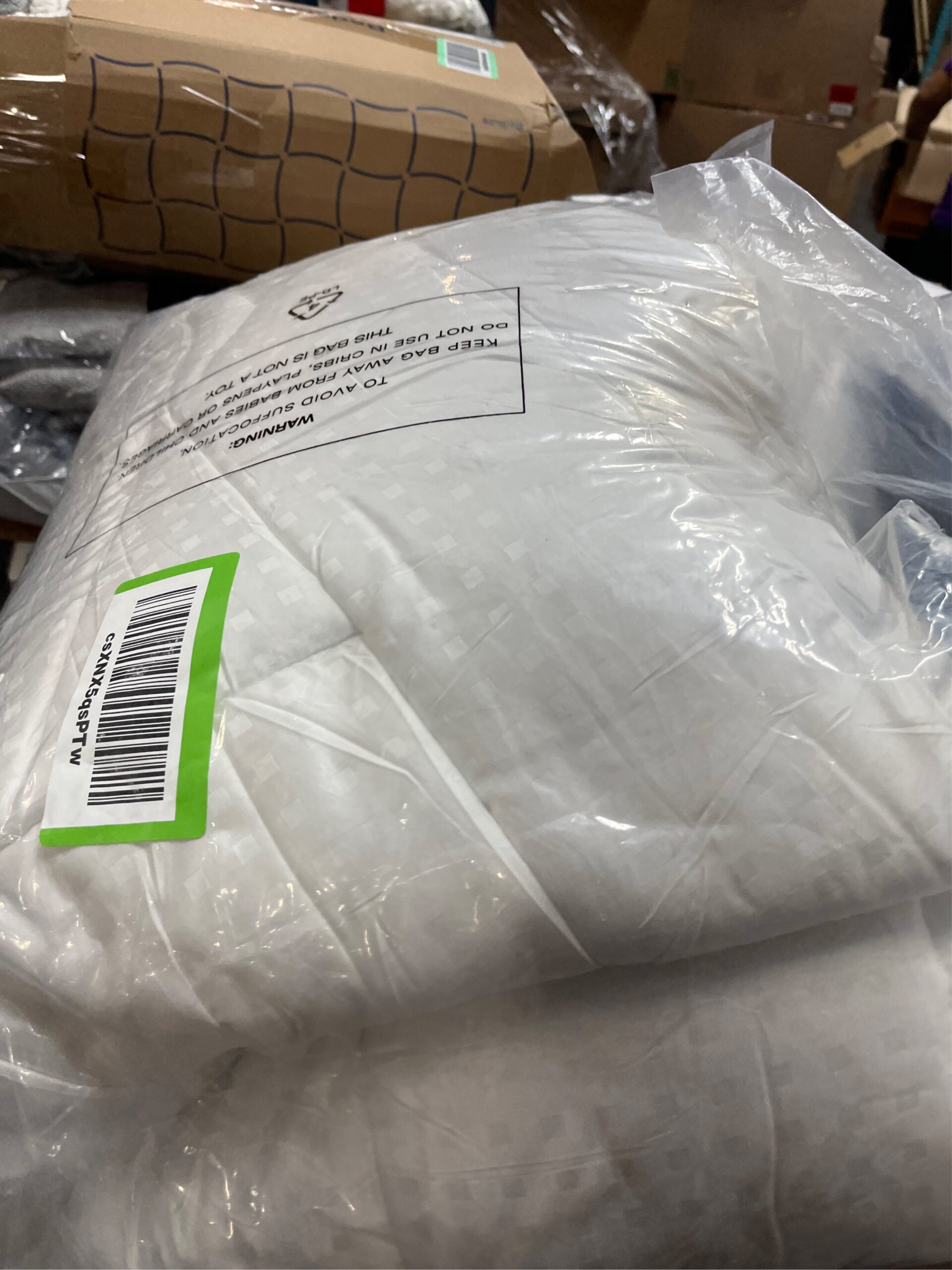 AUCT 23667 - $60 EASELAND King Size Mattress Pad Cotton Pillow Top Mattress Topper White - Image 5
