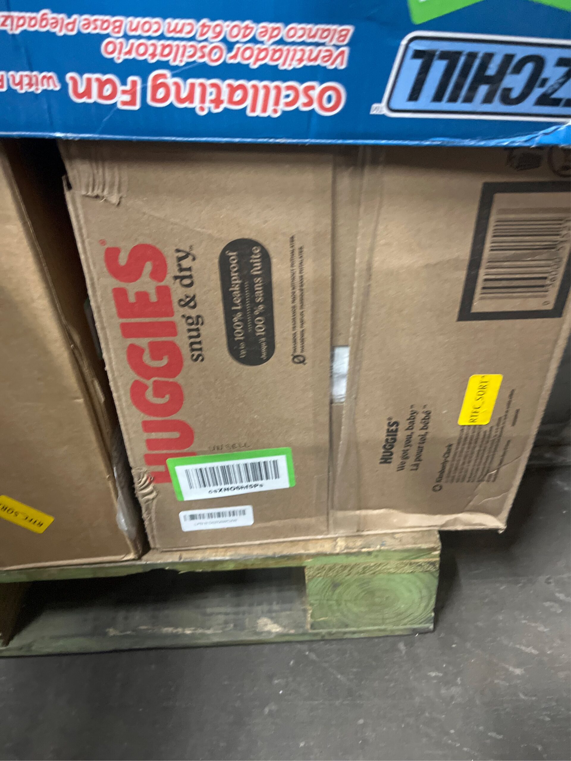AUCT 23148 - $82 Huggies Size 2 Diapers, Snug & Dry Baby Diapers, Size 2 (12-18 lbs), 222 Count - Image 5