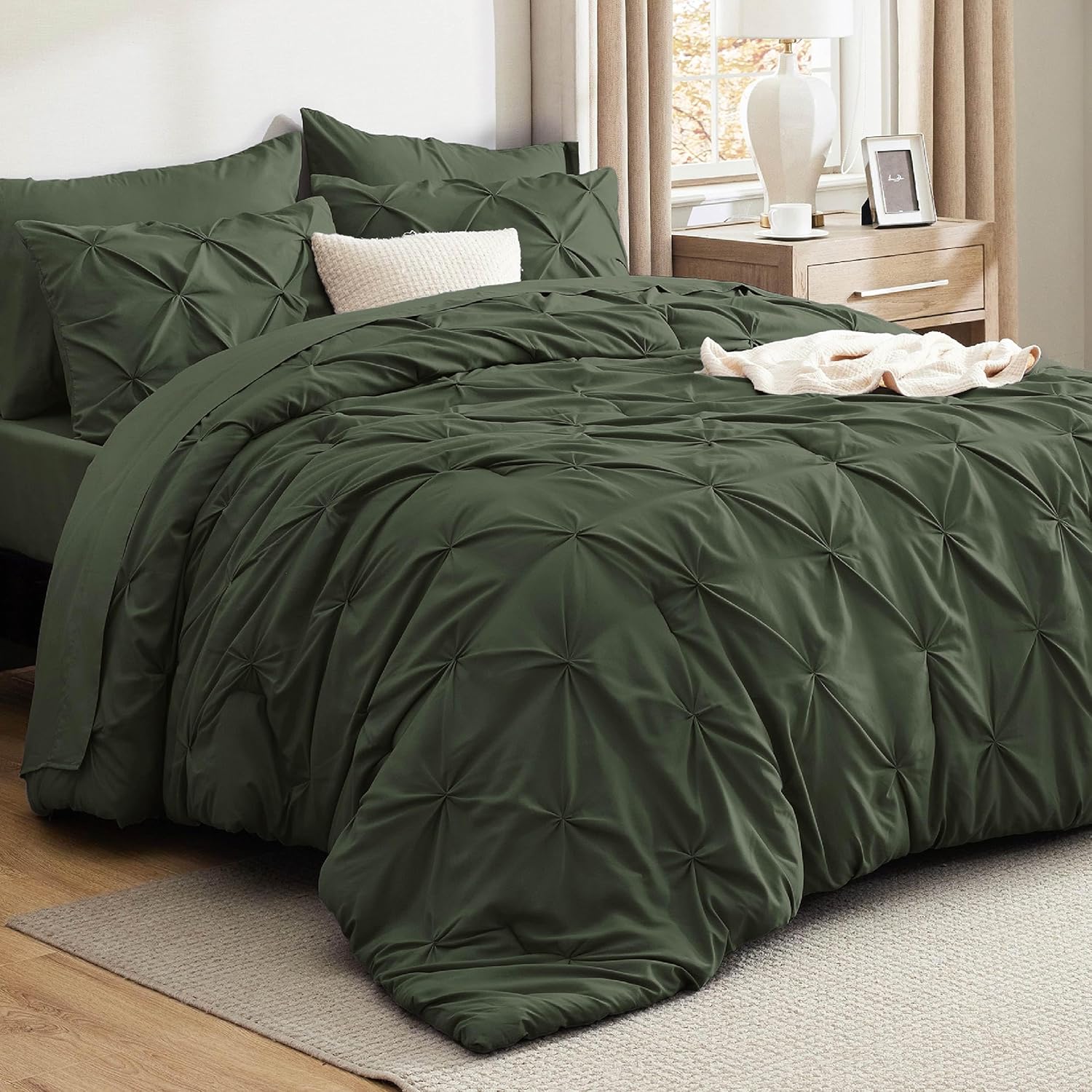 AUCT 23114 - $58 Bedsure 7pc Oversized Queen Comforter Set & Sheets, Olive Green Bedding