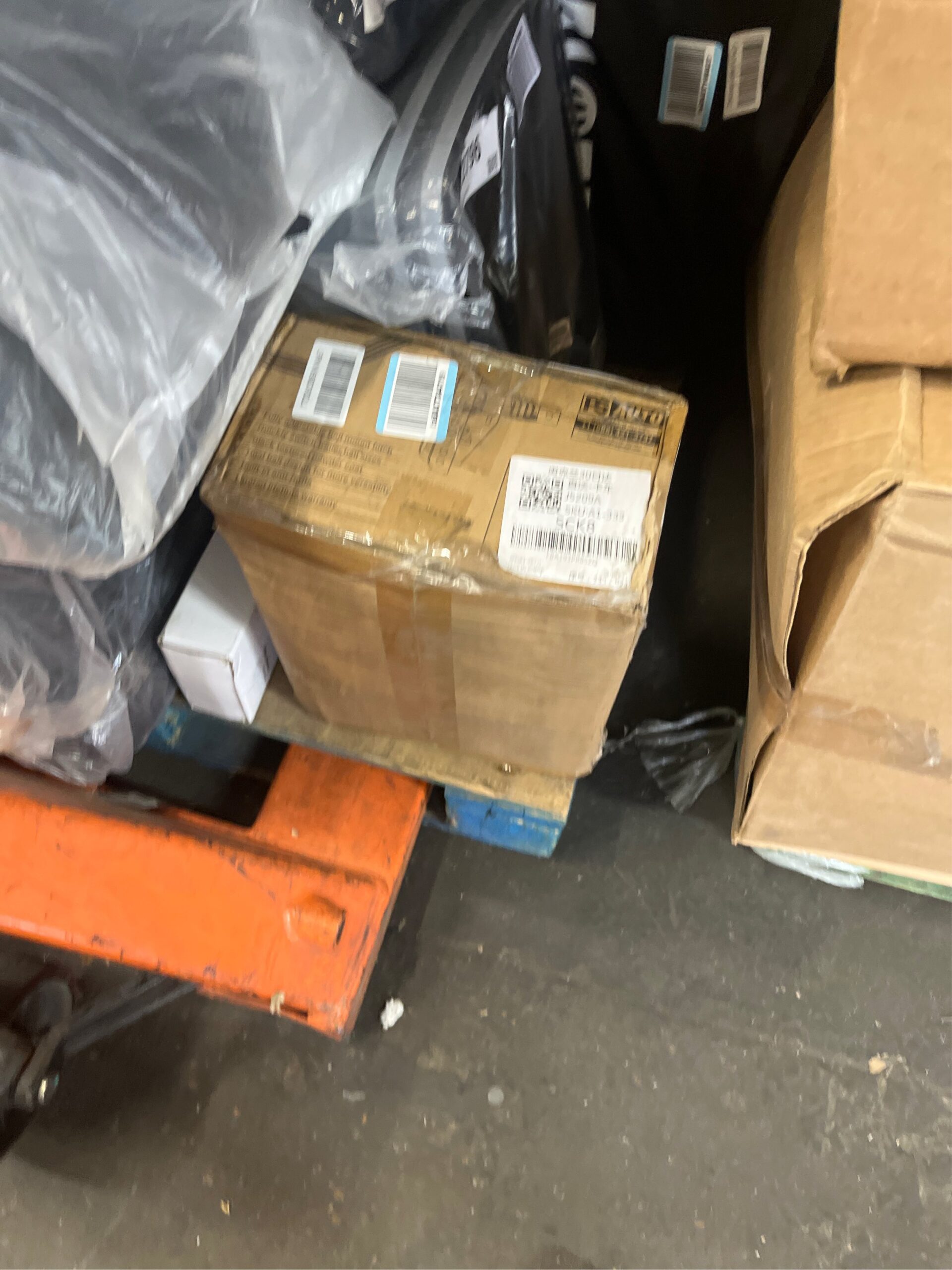 AUCT 22807 - $99 Adjustable Gooseneck Drawbar Trailer Hitch - 20,000 LBS, Fits 2 and 2-5/16 Inch Balls, - Image 5