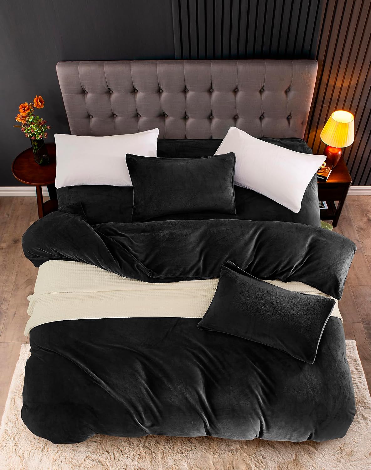 AUCT 22963 - JELLYMONI Velvet Duvet Cover Queen, Ultra Soft Plush 3-Piece Bedding Set - Image 2